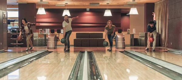 bowling oynamaya arkadaşlar 