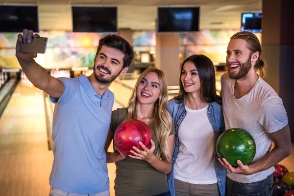 bowling oynamaya arkadaşlar 