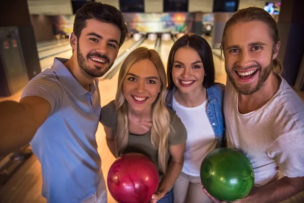 bowling oynamaya arkadaşlar 
