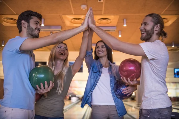 bowling oynamaya arkadaşlar 