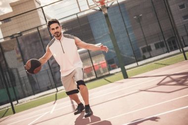 yakışıklı basketbolcu