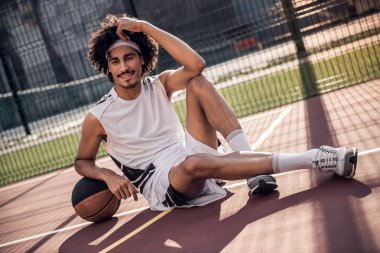 Çekici basketbol oyuncusu