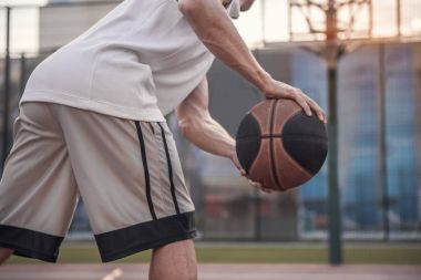 yakışıklı basketbolcu