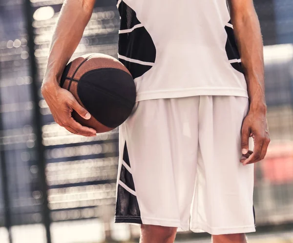 Jogador de basquete atraente — Fotografia de Stock