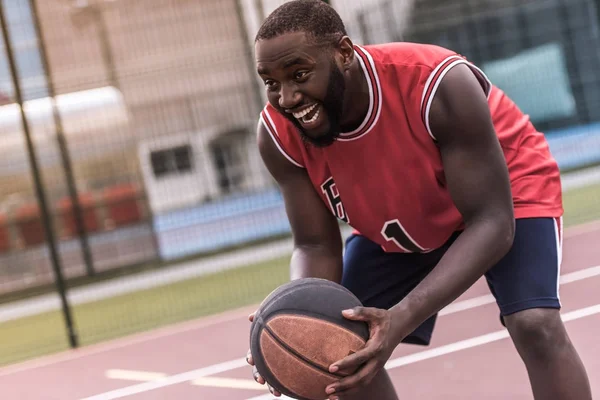 Afro americký basketbalista — Stock fotografie