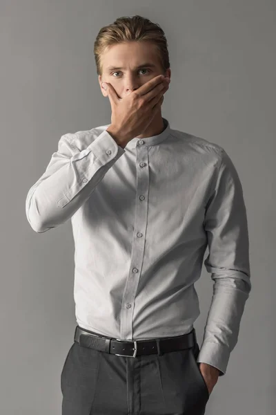 Handsome young businessman — Stock Photo, Image