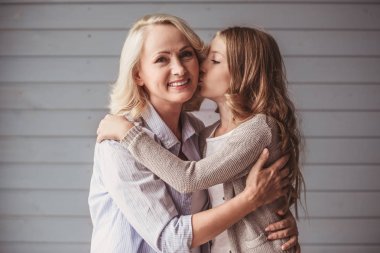 Büyükanne ve torunu