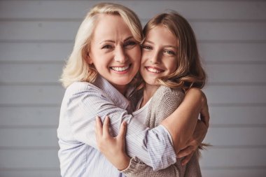 Büyükanne ve torunu