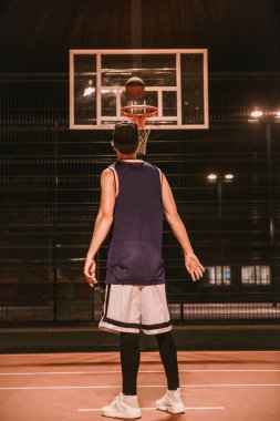 Şık basketbol oyuncusu