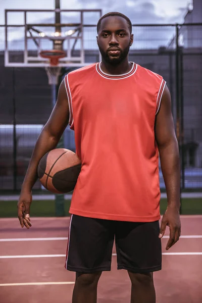 Afro americký basketbalista — Stock fotografie