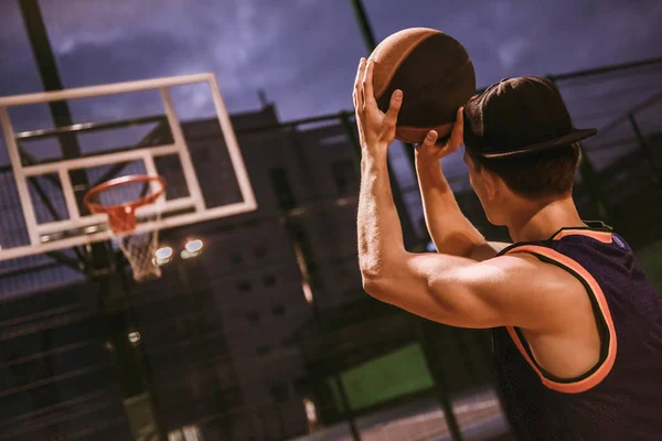 Şık basketbol oyuncusu — Stok fotoğraf
