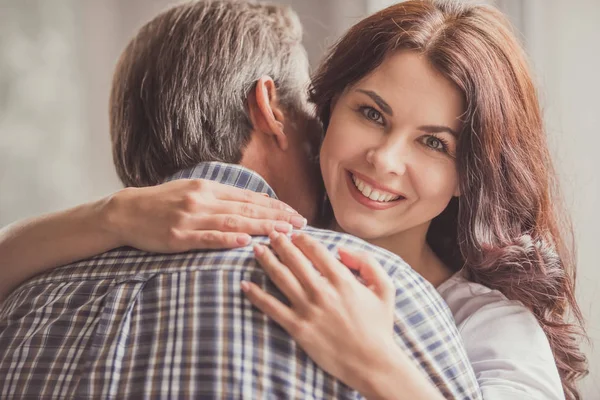 Pareja madura feliz — Foto de Stock