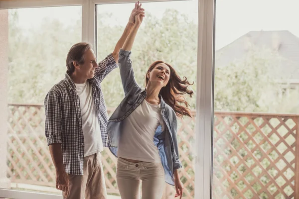 Happy mature couple — Stock Photo, Image