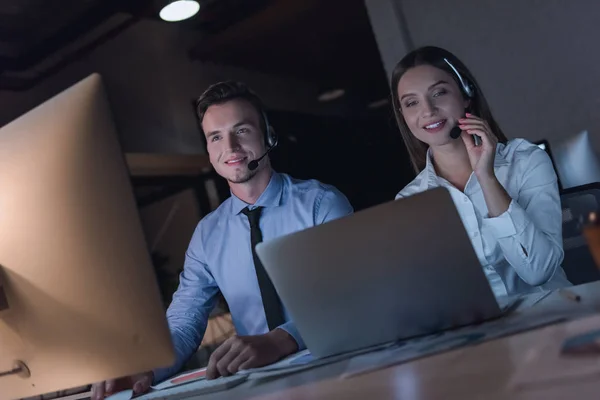 Gente de negocios trabajando —  Fotos de Stock