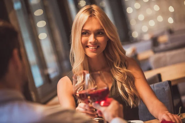 Couple on a date — Stock Photo, Image