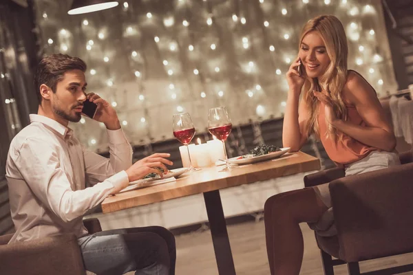 Paar bei einem Date — Stockfoto