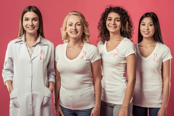 Mulheres contra o cancro da mama — Fotografia de Stock