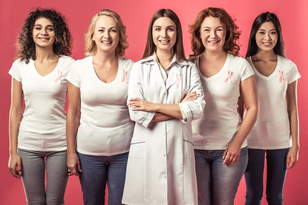Женщины против рака молочной железы — стоковое фото