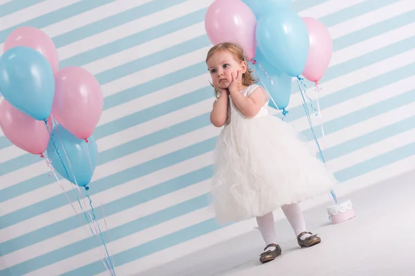 Cute little girl — Stock Photo, Image