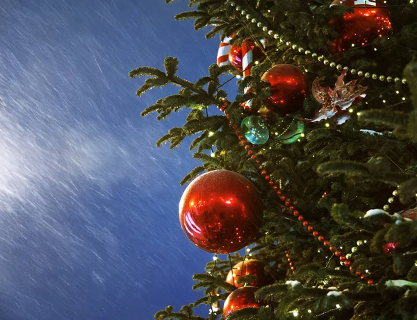 Árvore de Natal ao ar livre — Fotografia de Stock