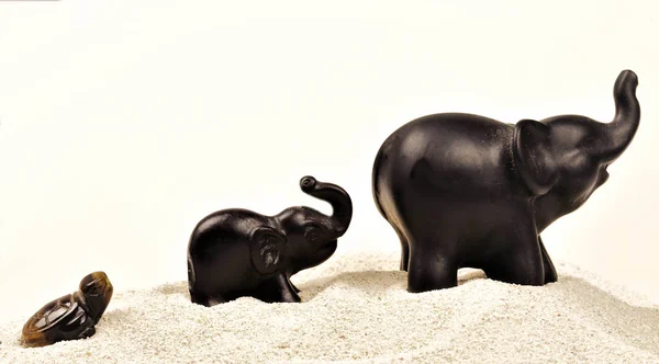 Estatuilla Elefante Sobre Fondo Aislado Con Efecto Diferente — Foto de Stock
