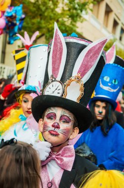 Torrevieja, 19 Şubat: Karnaval grupları ve kostümlü karakterler