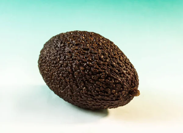 Verse tropische rijpe avocado — Stockfoto