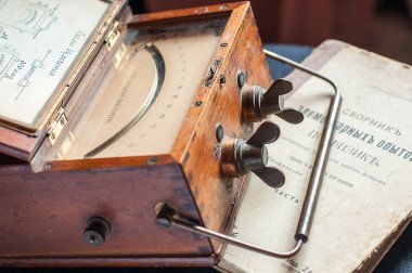 Vintage analog ampermetre