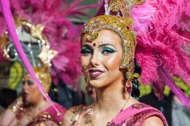 Torrevieja, İspanya, Şubat 11,2018: karnaval grupları ve kostüm