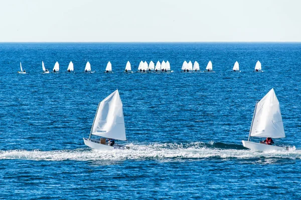 Velero optimista durante un entrenamiento — Foto de Stock