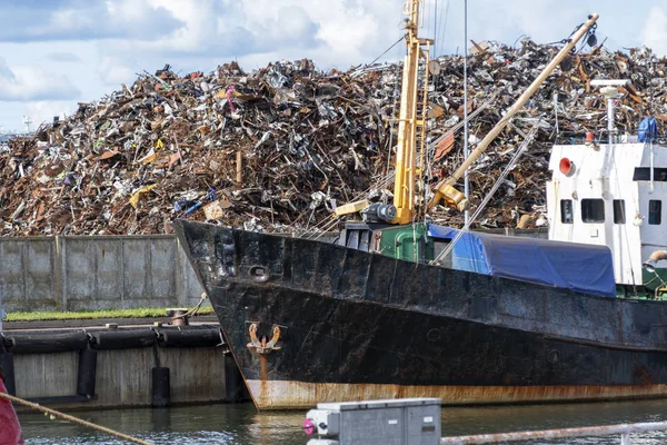 Tas Ferraille Prêts Être Recyclés Dans Port — Photo