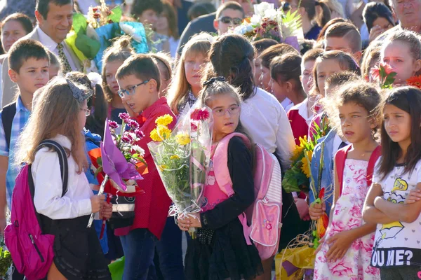 Fiori per insegnanti il primo giorno di scuola . — Foto Stock