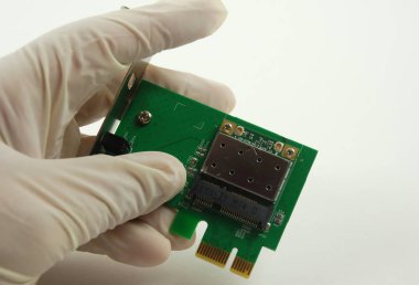 Elektronik komponentler ve cihazlar