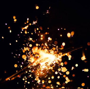 Arka planda yılbaşı maytapları, kapatın.