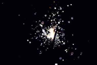 Arka planda yılbaşı maytapları, kapatın.