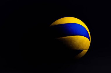 siyah arka plan üzerine izole voleybol topu.