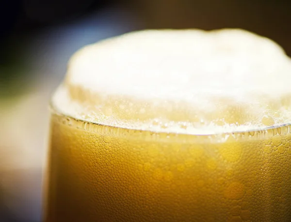 Szklanka Piwa Światła Tle Pub — Zdjęcie stockowe
