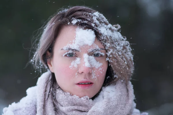 Ritratto Una Giovane Bella Ragazza All Aperto Inverno — Foto Stock