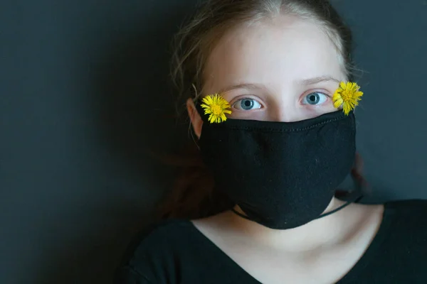 Little Girl Black Mask — Stock Photo, Image