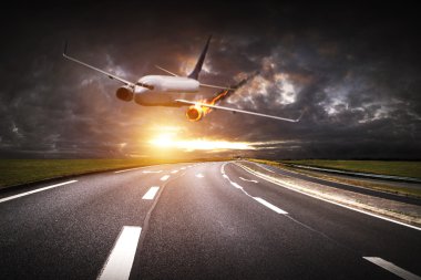 Uçak motoru çökmek yanıyor