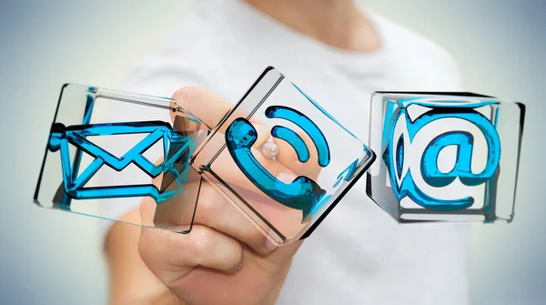 Homme d'affaires touchant icône de contact cube transparent avec numérique — Photo