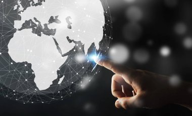 Onun finge ile dijital dokunsal dünya arabirimini kullanarak iş adamı