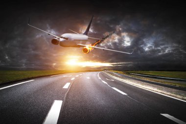 Uçak motoru çökmek yanıyor