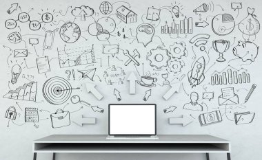 Resepsiyon üzerinde gri bir duvara yazılmış el yazması proje sunumu