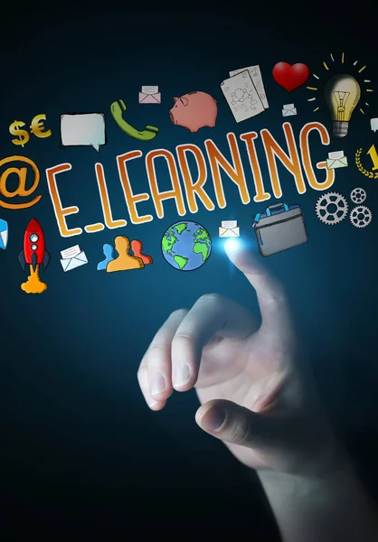 Empresaria sosteniendo presentación de e-learning dibujada a mano —  Fotos de Stock