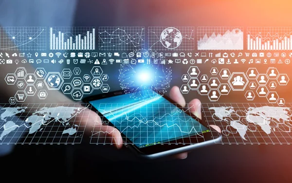 Affärskvinna med digital mobiltelefon diagram gränssnittet — Stockfoto