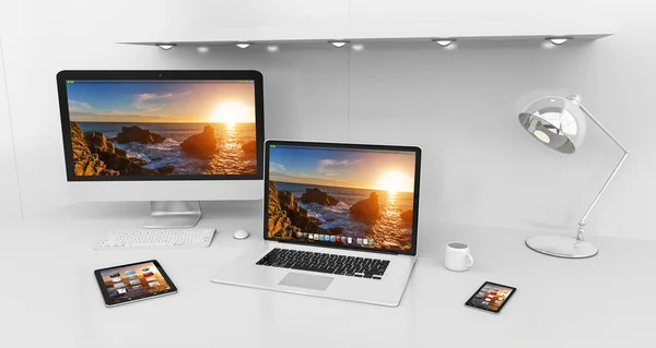 Interior moderno escritorio blanco con computadora y dispositivos 3D renderin — Foto de Stock
