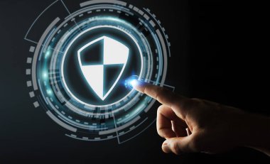 Onun verileri korumak için kalkan güvenli koruma kullanarak işadamı 3d