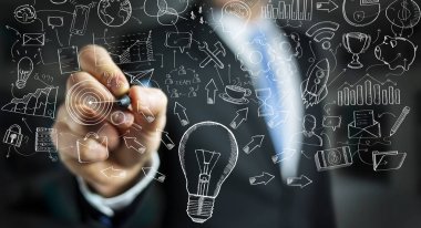 El yazması proje sunumu kalemle çizim işadamı