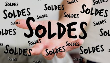 Satış kutsal kişilerin resmi onun el 3d render tutan işadamı